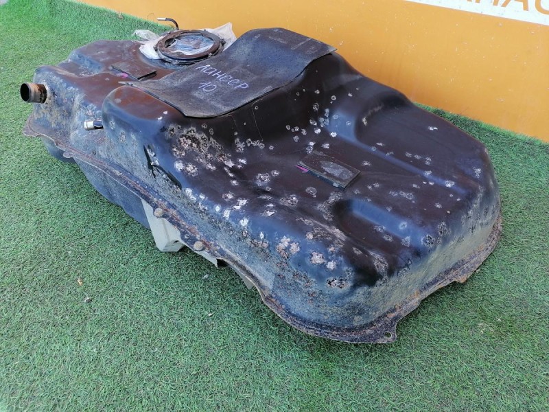 Lancer 10 №1 бензобак деф