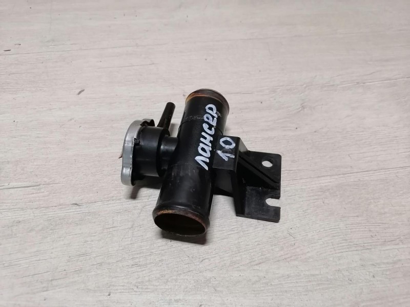 Lancer 10 №1 горловина радиатора охлаждения
