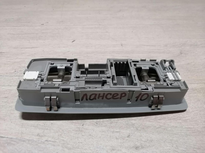 Lancer 10 №1 плафон салона передний