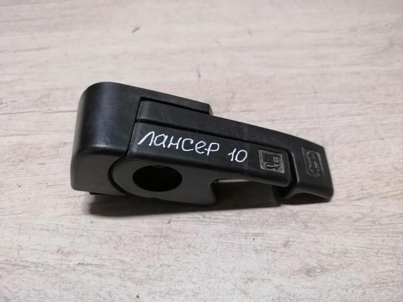 Lancer 10 №1 ручка открывания лючка бензобака