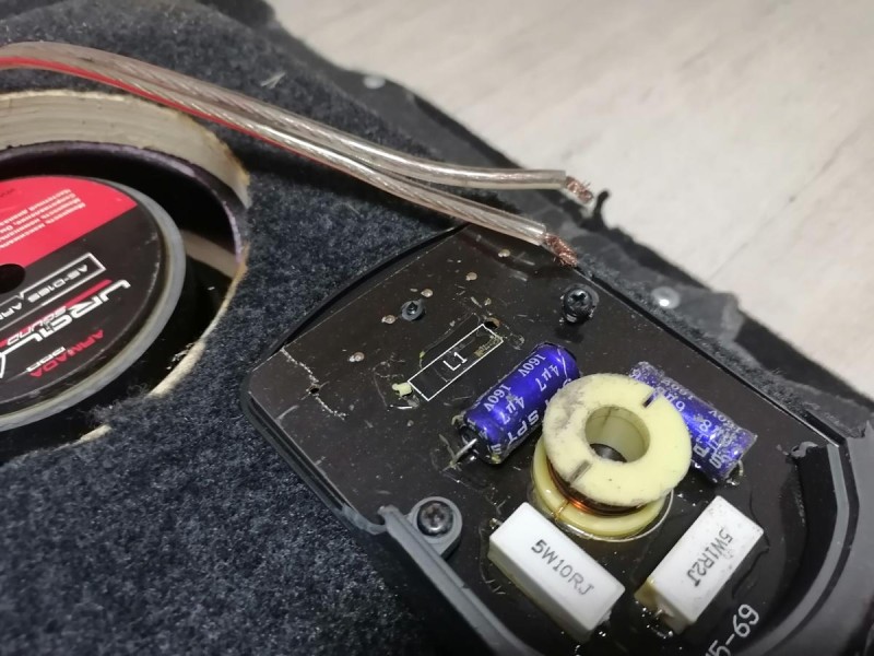 Sandero №14 комплект акустики магнитола динамики конденсатор полка деф