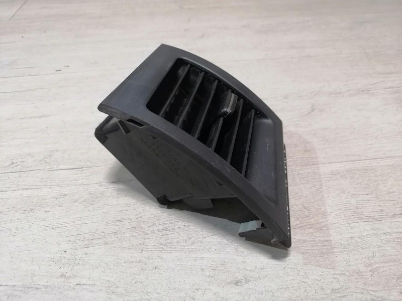 Lancer 10 №1 дефлектор торпедо правый