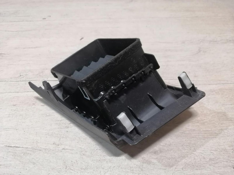 Lancer 10 №1 дефлектор торпедо правый