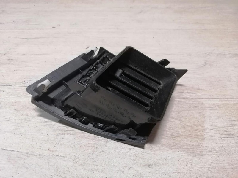 Lancer 10 №1 дефлектор торпедо правый