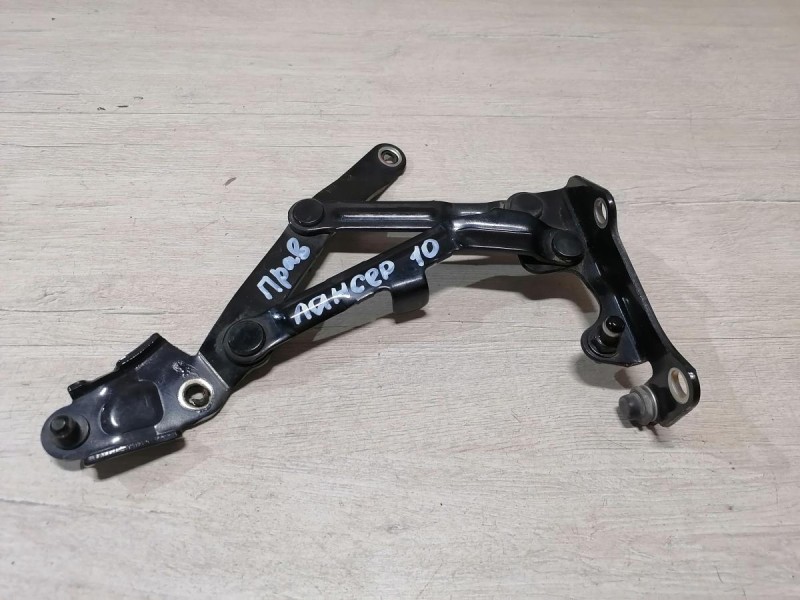 Lancer 10 №1 петля багажника правая