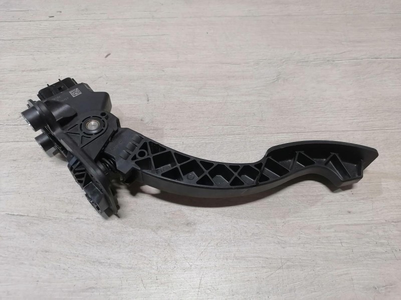 Lancer 10 №1 педаль газа