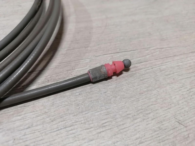 Lancer 10 №1 трос багажника