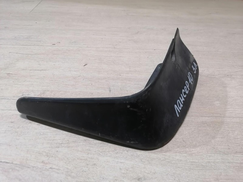 Lancer 10 №1 брызговик задний левый