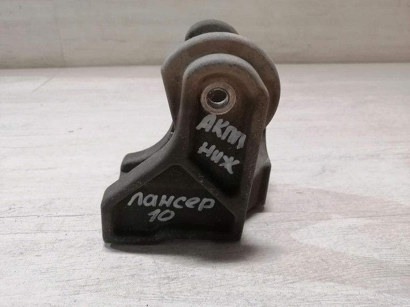 Lancer 10 №1 кронштейн нижней подушки коробки