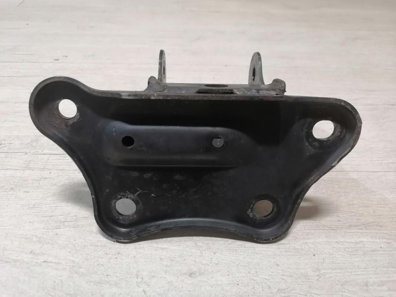 Lancer 10 №1 кронштейн верхней подушки коробки