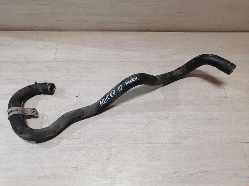 Lancer 10 №1 патрубок охлаждения двигателя нижний