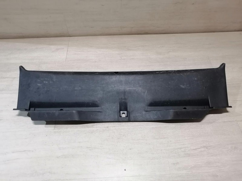 Lancer 10 №1 обшивка задней панели накладка