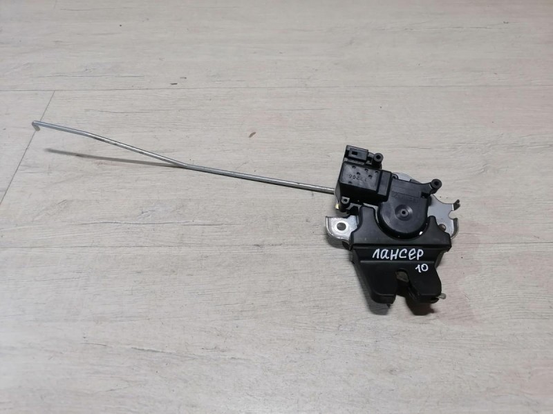 Lancer 10 №1 замок багажника