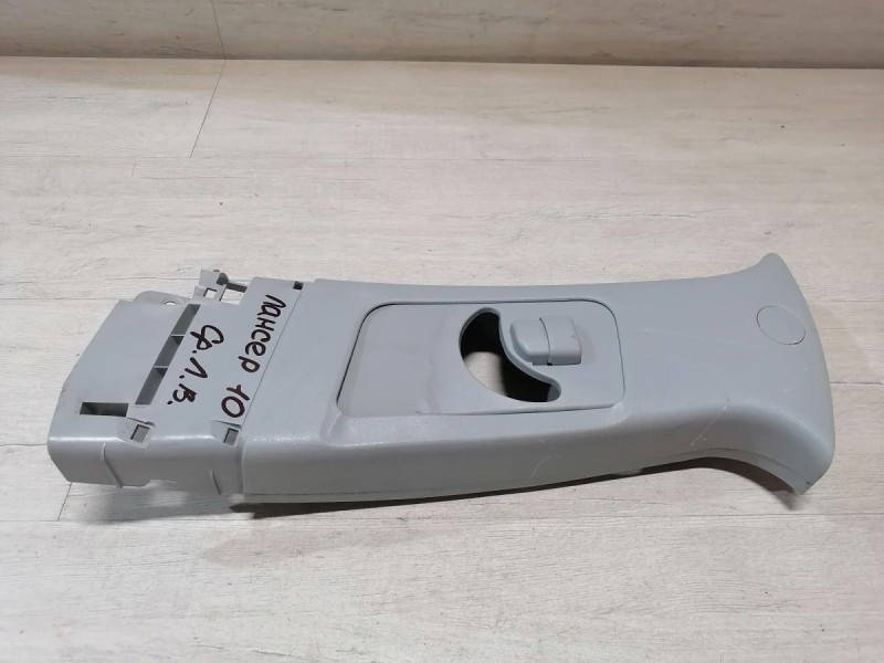 Lancer 10 №1 обшивка средней стойки верхняя левая