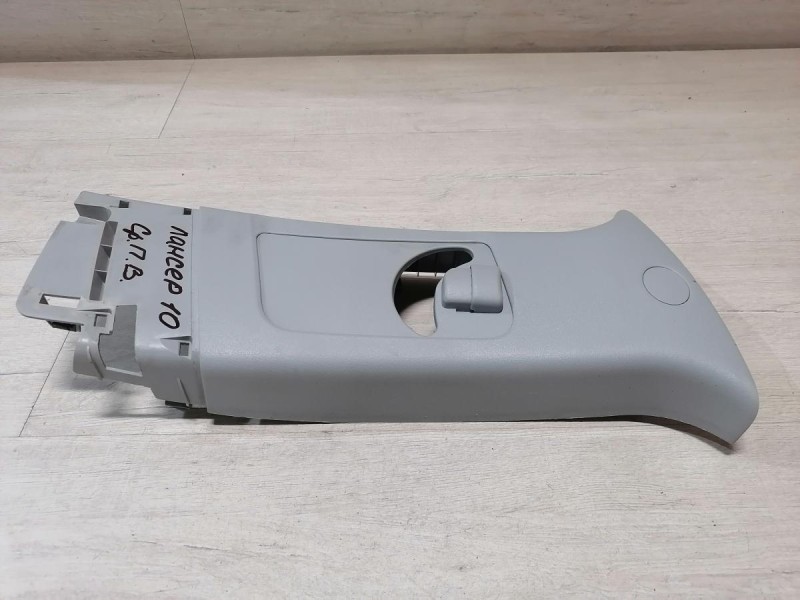 Lancer 10 №1 обшивка средней стойки верхняя правая