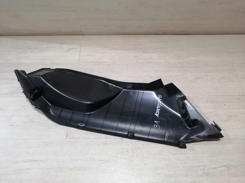 Lancer 10 №1 обшивка задней стойки нижняя левая