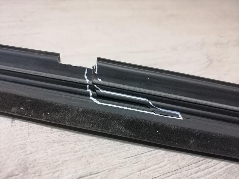 Lancer 10 №1 бархотка наружная задняя левая деф