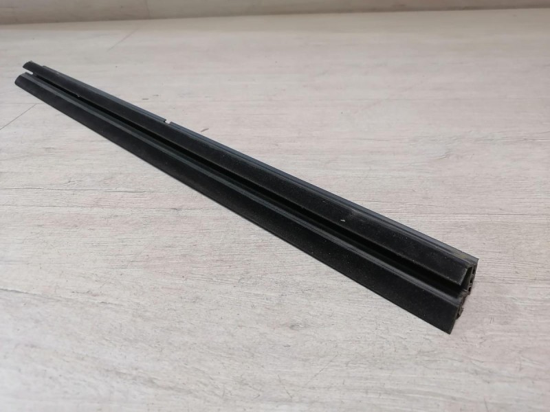 Lancer 10 №1 бархотка внутренняя задняя правая