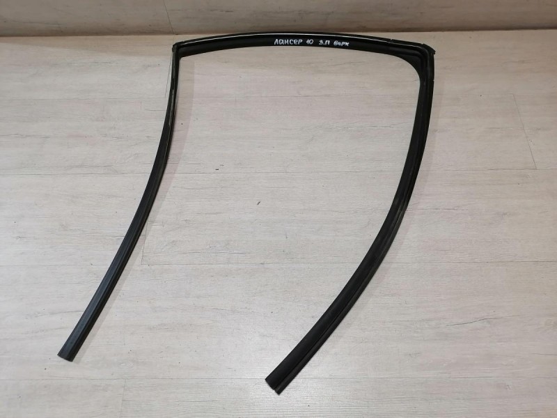 Lancer 10 №1 бархотка верхняя задняя правая