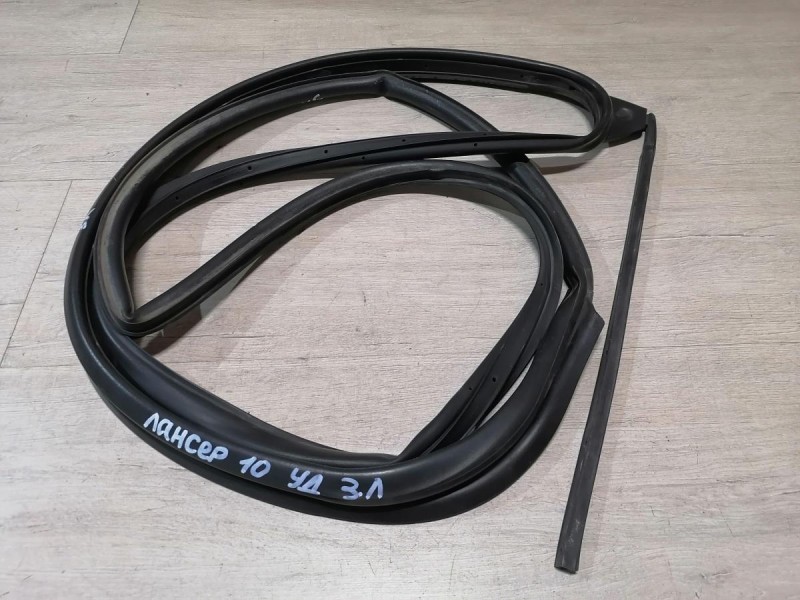 Lancer 10 №1 уплотнитель двери задний левый деф