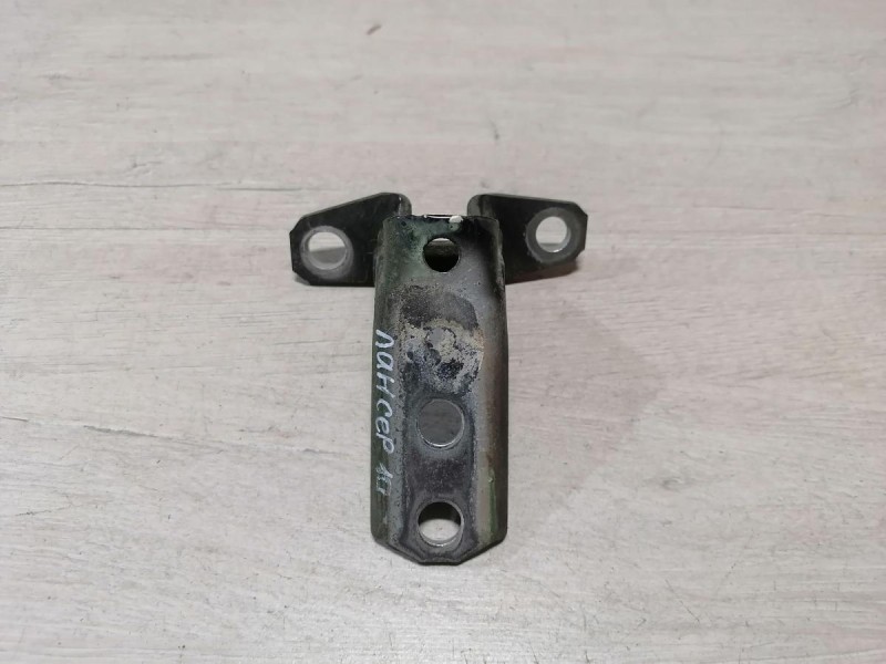 Lancer 10 №1 петля двери передняя правая нижняя