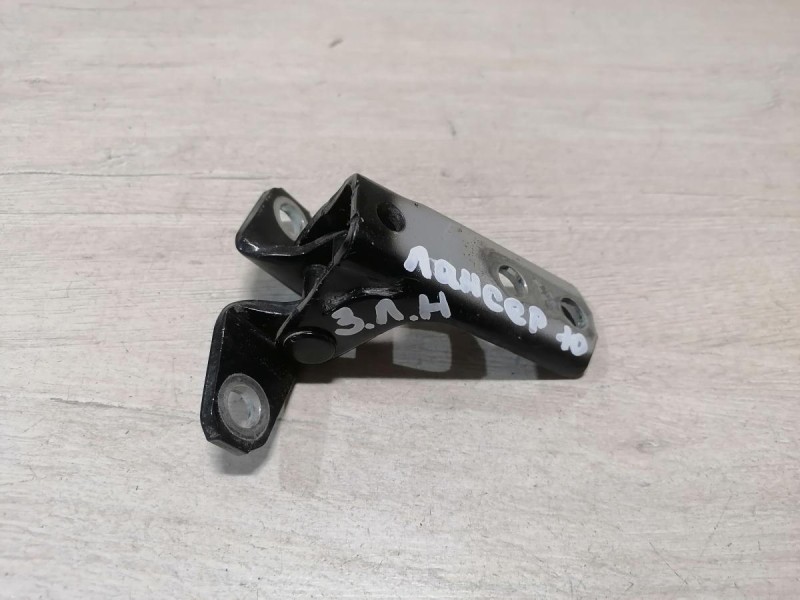 Lancer 10 №1 петля двери задняя левая нижняя