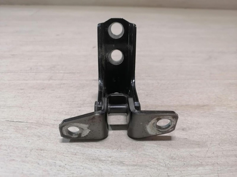 Lancer 10 №1 петля двери задняя левая нижняя