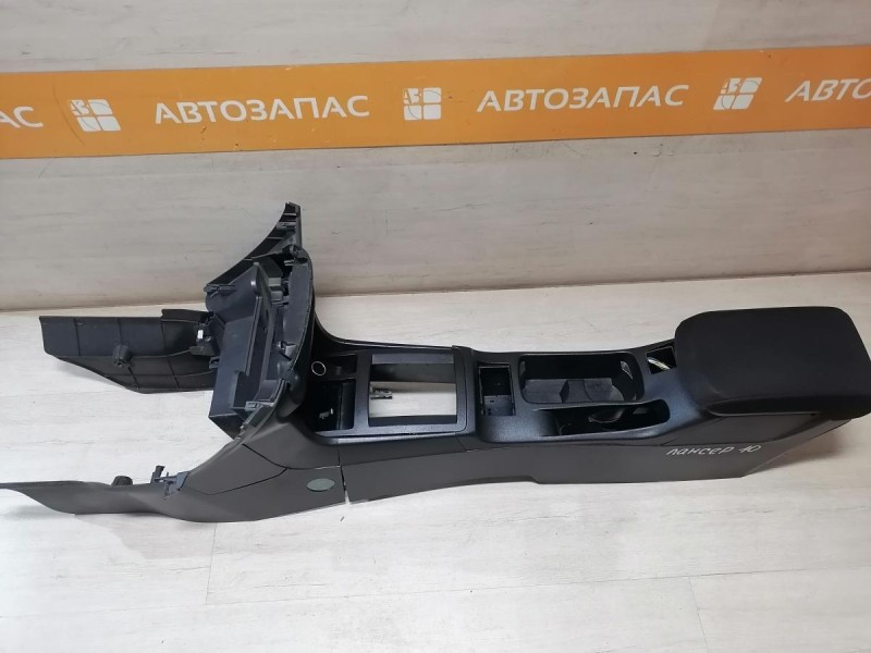 Lancer 10 №1 подлокотник