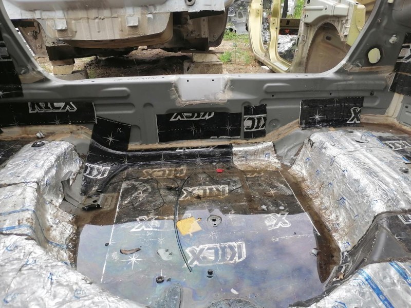 Lancer 10 №1 панель задняя ниша под запаску