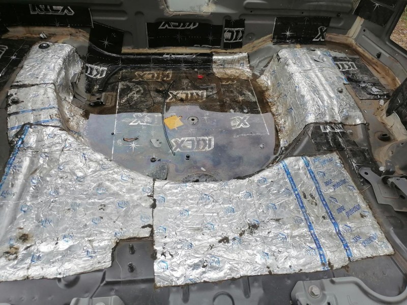 Lancer 10 №1 панель задняя ниша под запаску