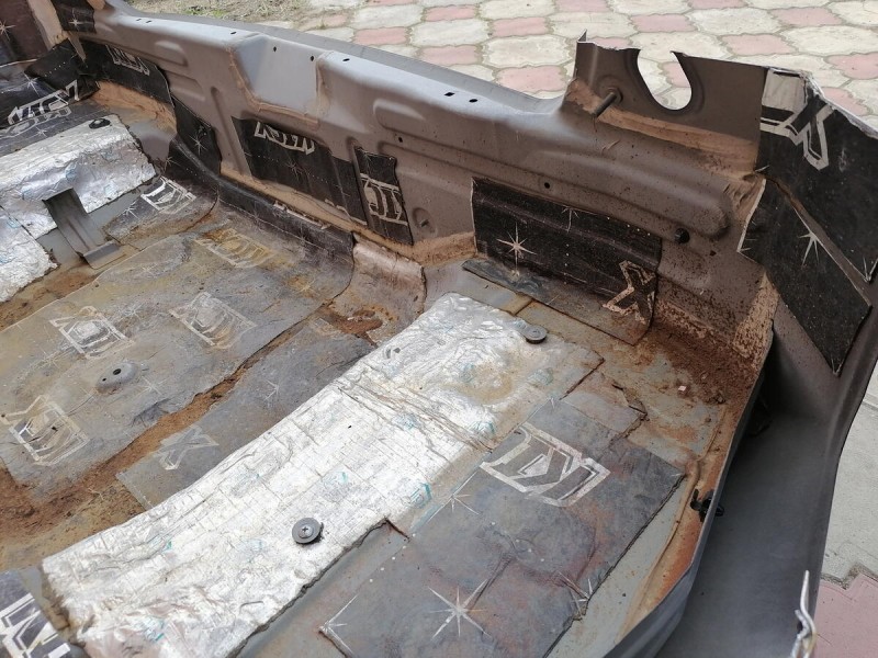 Lancer 10 №1 панель задняя ниша под запаску