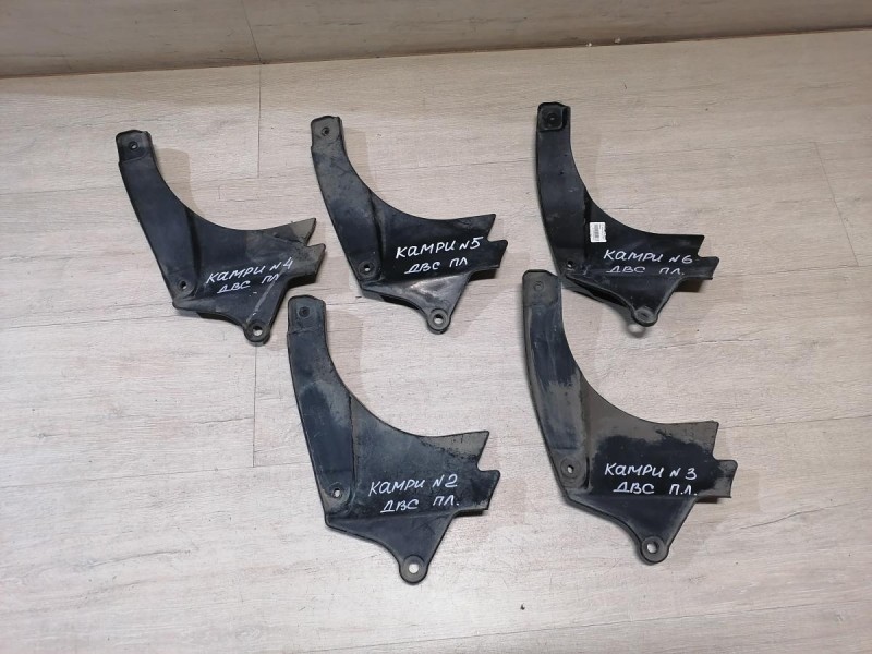 Camry v40 №2 пыльник двигателя левый