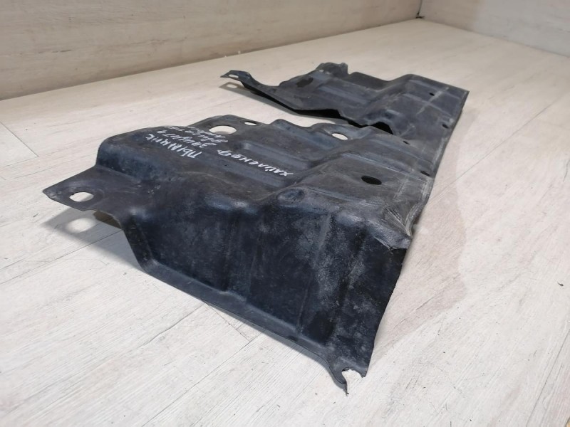 Highlander пыльник двигателя левый