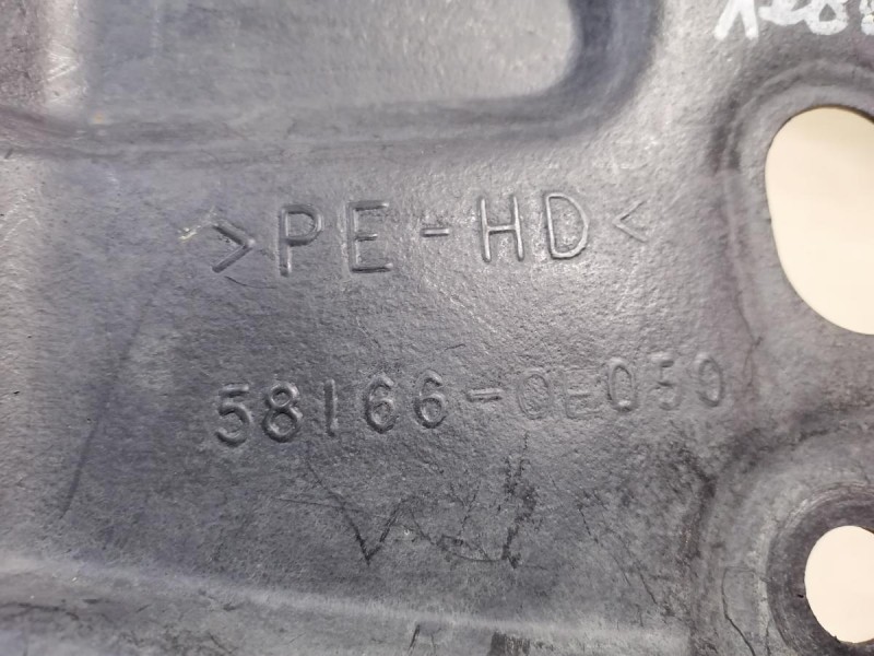 Highlander пыльник двигателя левый