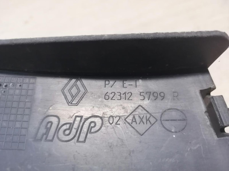 Logan №34 дефлектор радиатора правый 623125799