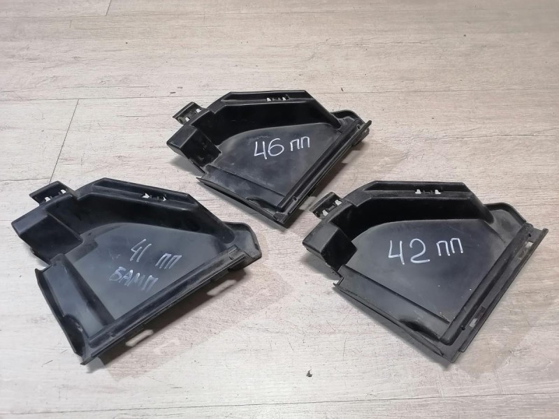 Logan №41 дефлектор радиатора правый рест 623127925