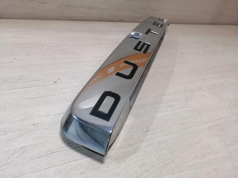 Duster №6 молдинг крышки багажника