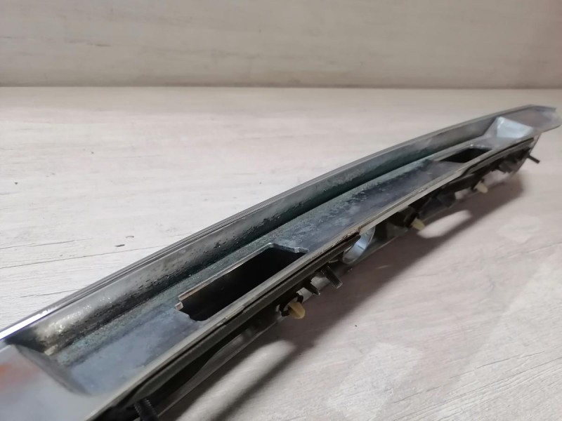 Duster №6 молдинг крышки багажника