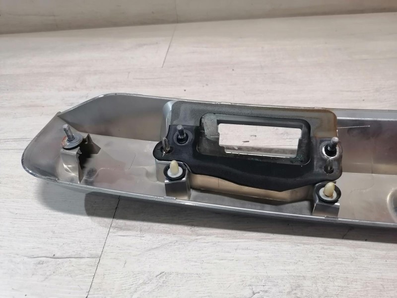 Duster №6 молдинг крышки багажника