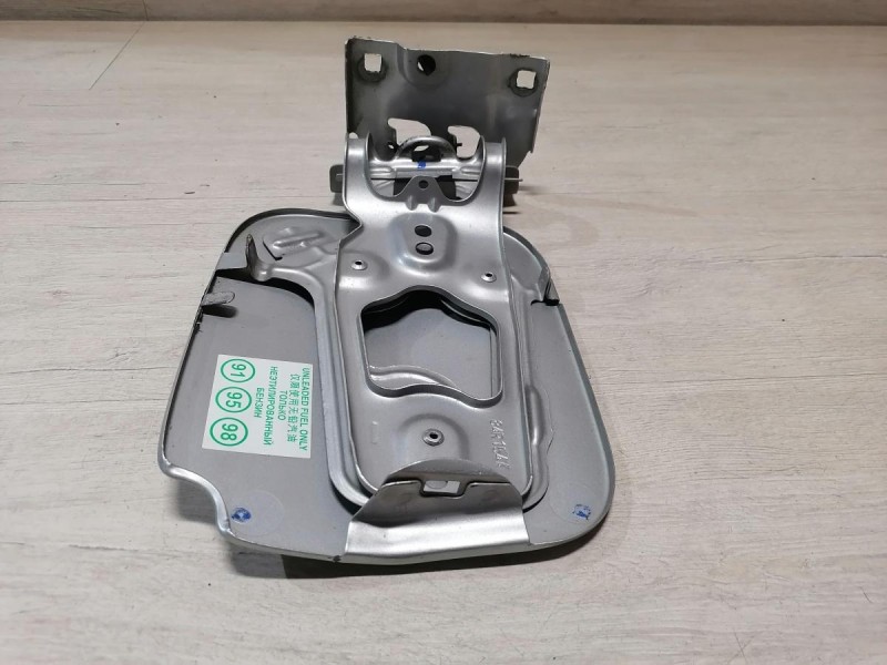 Duster №6 лючок бензобака деф