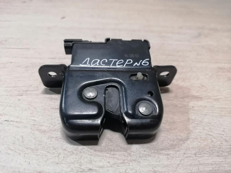 Duster №6 замок багажника