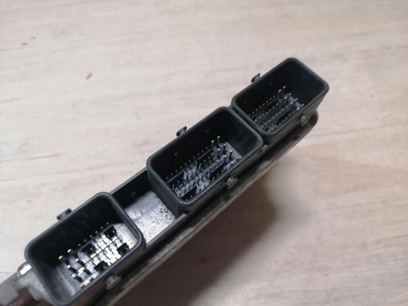 Duster №6 блок управления двигателем 1.6 K4M 4*4