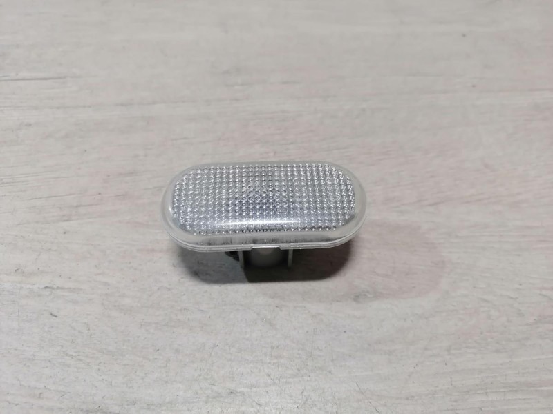 Duster №6 повторитель поворота в крыло