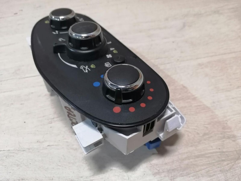 Duster №6 блок управления кондиционером деф