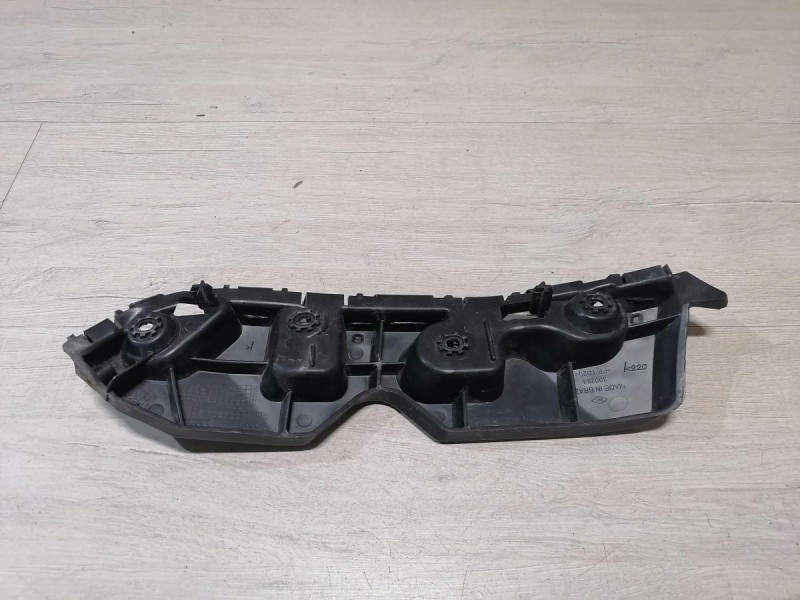 Duster №6 крепление переднего бампера левое