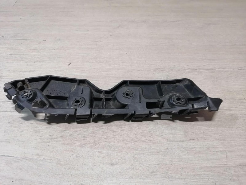 Duster №6 крепление переднего бампера правое деф