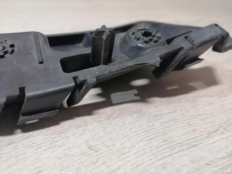 Duster №6 крепление переднего бампера правое деф