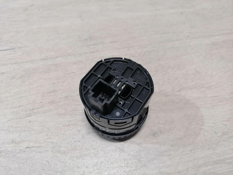 Duster №6 кнопка переключения полного привода