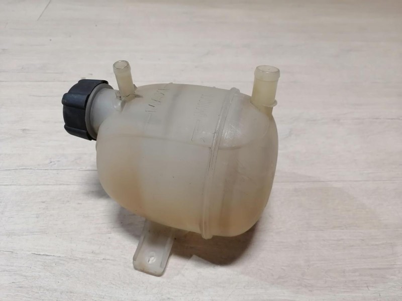 Duster №6 бачок расширительный