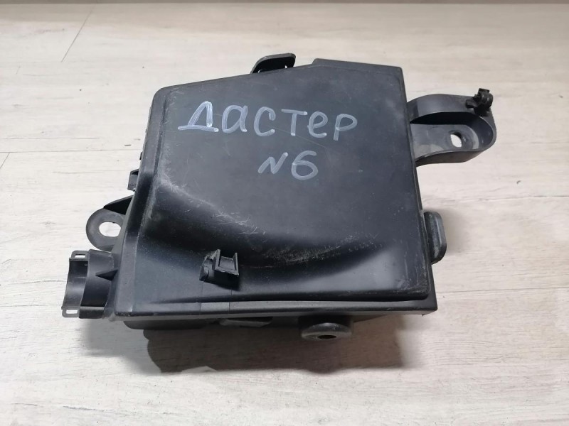 Duster №6 корпус блока предохранителей капота деф